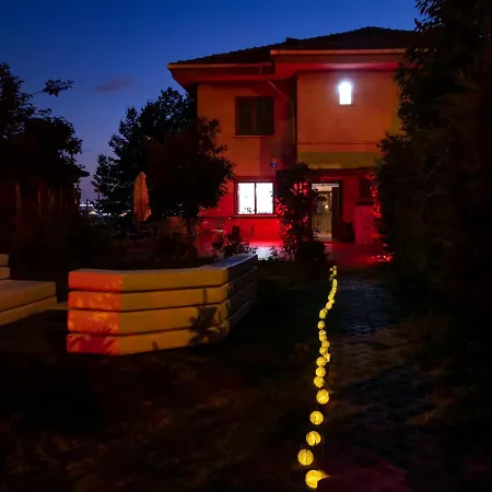 Unique & Quite, Bosphorus Villa, Great Sea View Patio,barbecue Villa Istanbul